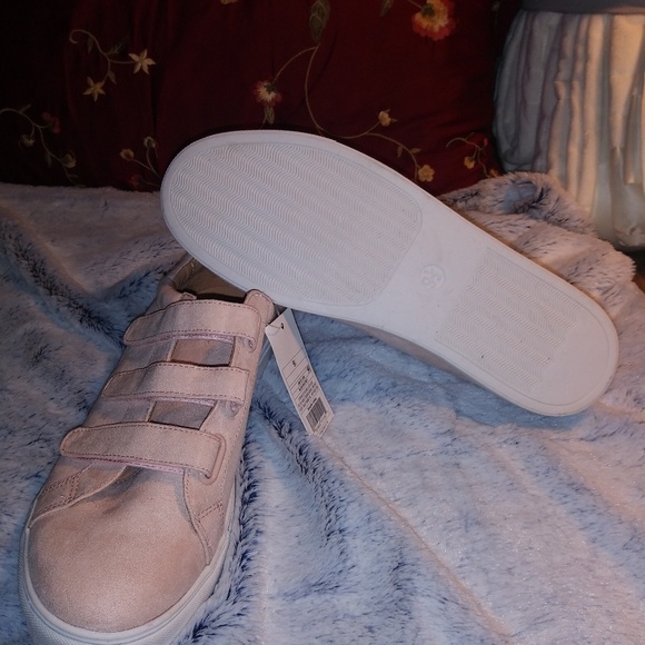 a new day Shoes Womens Blush Pink Velcro Strap Tennis Shoes Poshmark